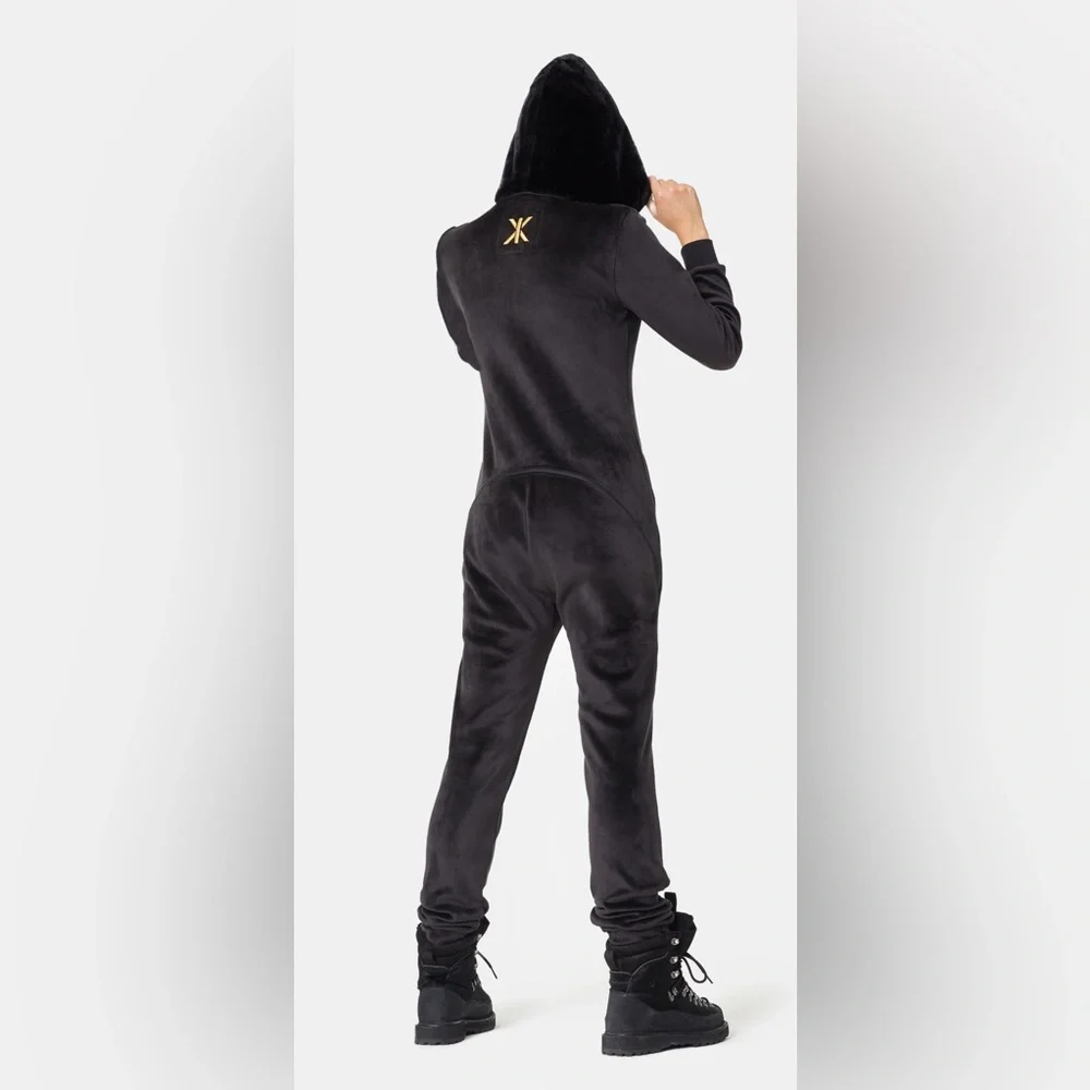 Onepiece Alps Soft Velvet
Fitted Jumpsuit - Picture 2 of 7